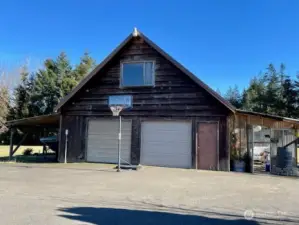 Detached Garage