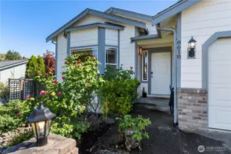 Inviting front entry