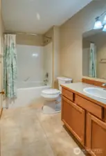 Guest Full Bath