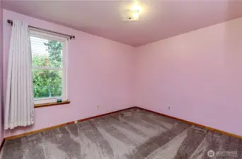 2nd bedroom