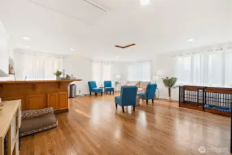Spacious bonus Living area featuring a wet bar