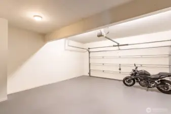 Garage  virtually enhanced