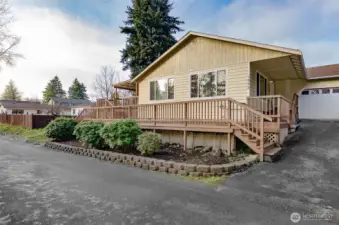 Welcome home.  1622 14th Av SE.  This inviting home has so much to offer.