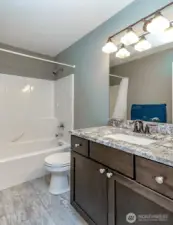 Main Bathroom uupstairs