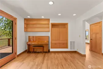 Flex space w/ access to the deck.