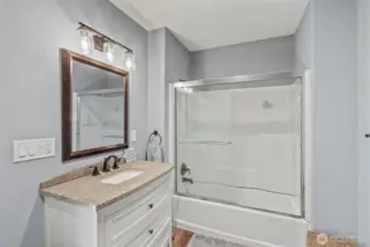 Full Bath (Basement)