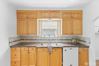 Even has a dishwasher!