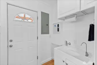 This is a very functional laundry room.