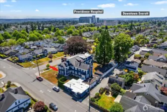 Beautiful neighborhood. Tree lined streets & elegant vintage homes.