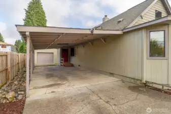 Carport for 2 plus garage