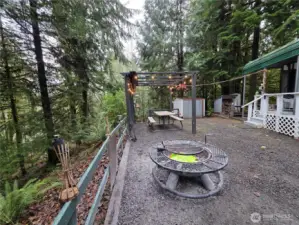 fire pit and picnic area