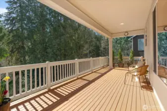 Large entertainment deck