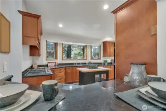 Breakfast Bar to Kitchen