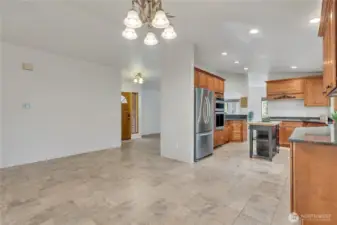 Dining to Kitchen