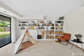Basement recreation/bonus room
