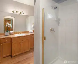 Bathroom has a passage way to the office/5th bed.