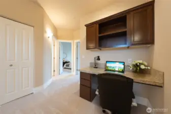 This photo has been virtually staged