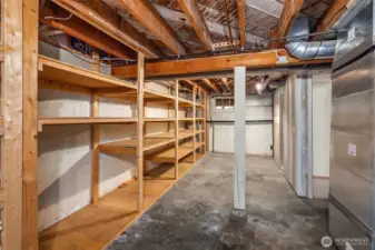 Gigantic storage area and workshop