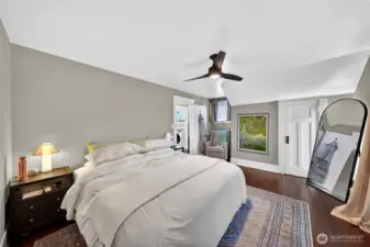 Additional view of the owner's suite.