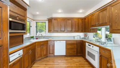 Large kitchen is ready for entertaining.