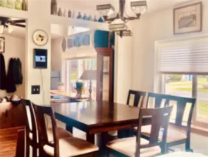 Dinning are for eat in kitchen