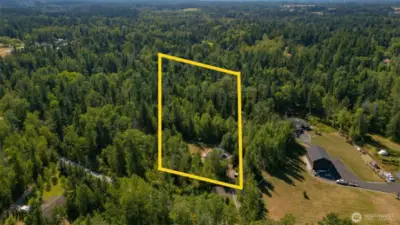 Lot lines are for visual puprose only, not to exact property line.