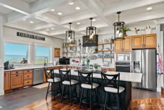 Large island, perfect for entertaining!