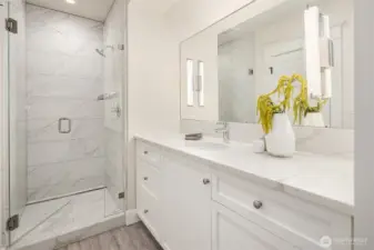 Ensuite bathroom to second bedroom.