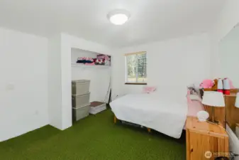 2nd bedroom rooms is huge!