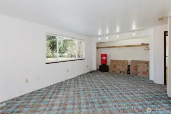 Nice big Primary bedroom