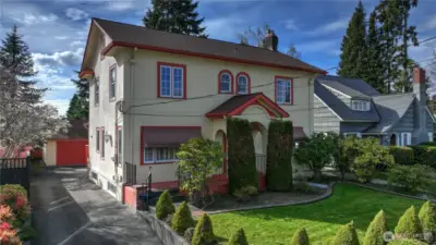 Gorgeous landscaping.