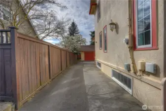 Now let's head to the back yard.