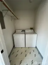 #4 - Washer/Dryer