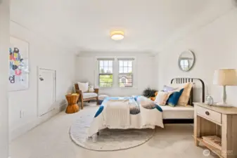 Upper floor bedroom #2