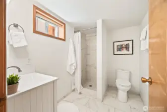Lower floor bathroom