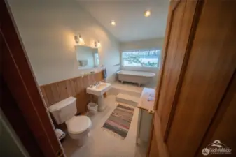Full bath on upper level  with easy access from both bedrooms.