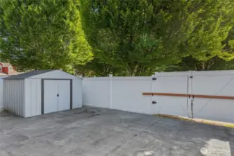 Newer Vinyl Fencing on part of lot.