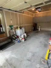 11' X 20' garage, with workshop space