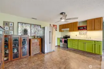 2nd kitchen downstairs!