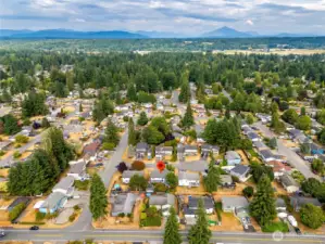 Close to shopping, recreation, schools and freeway access