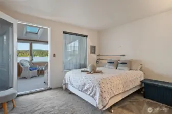 Additional sleeping in the extra large primary suite