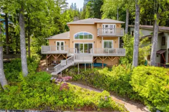 Impeccably maintained lakefront home on Lake Cavanaugh.