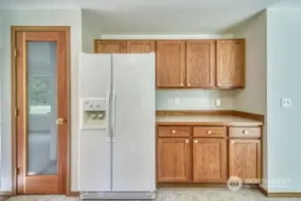 More cabinets and pantry, this kitchen is nice.