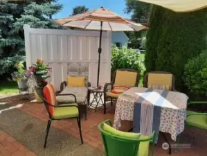 Detachable sun tarp shade included in sale