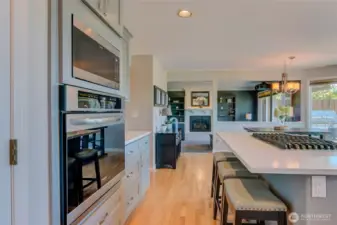 Wall oven and micro