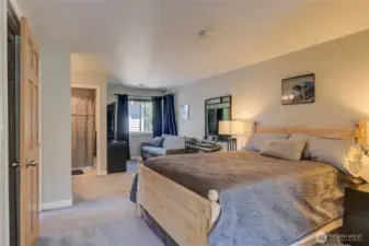 Private suite full bath