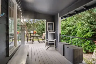 Covered Entry Way!