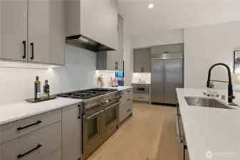 48" Thermador duel fuel range