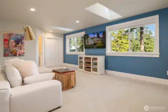 The bonus suite features built-in pull-down bed, closet & 3/4 bath.