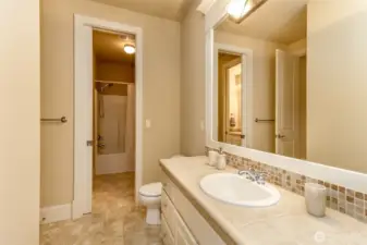 1st part of Jack&Jill bathroom